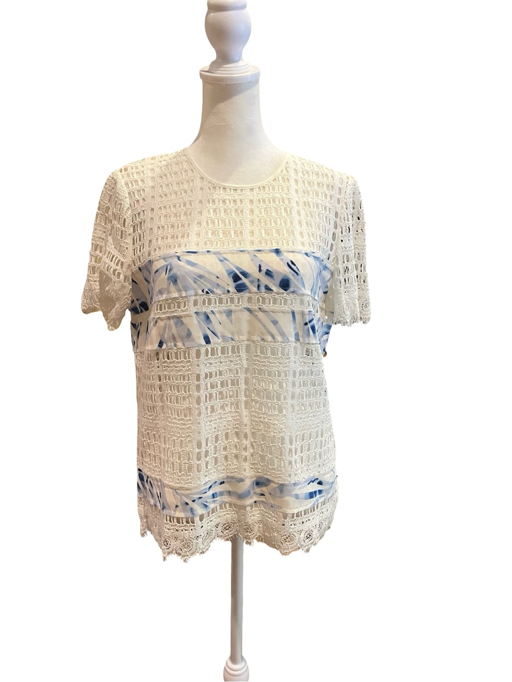 NWT White BCBGMAXAZRIA Crochet Lace Top with Blue Accent.